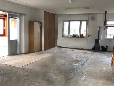 Doppelhaushälfte mit Werkstatt/Atelier