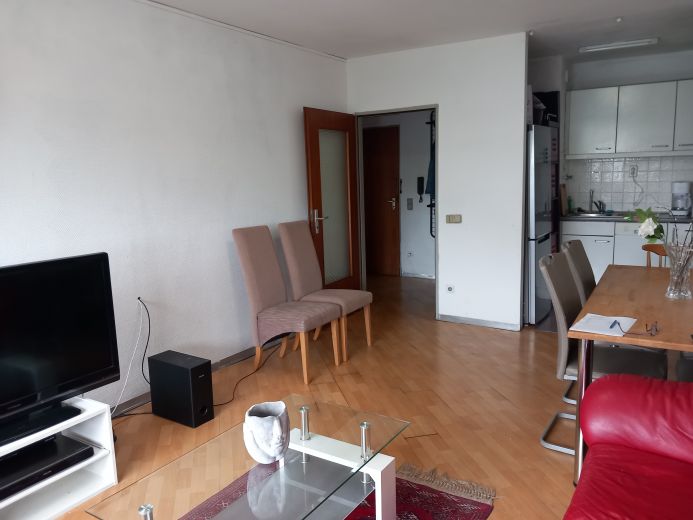 Wunderschoene Wohnung mit direktem Anschluss an Dusseldorf und nahe Gruener See!