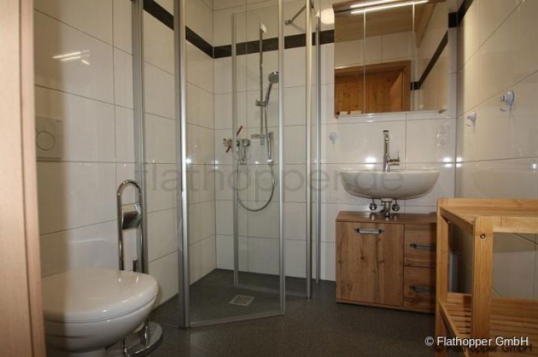 1,5 Zimmer-Galerie-Wohnung im Holzhaus mit Balkon - bei Otterfing