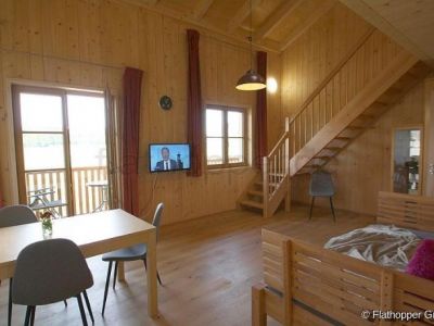 1,5 Zimmer-Galerie-Wohnung im Holzhaus mit Balkon - bei Otterfing