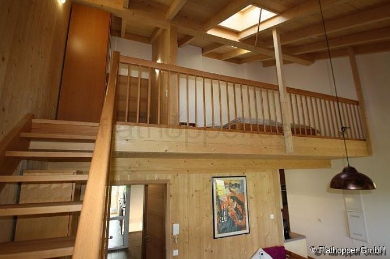 1,5 Zimmer-Galerie-Wohnung im Holzhaus mit Balkon - bei Otterfing