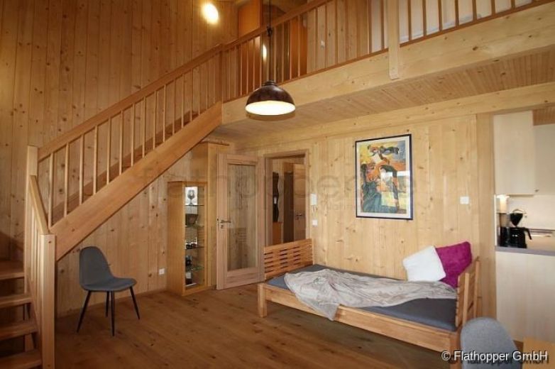 1,5 Zimmer-Galerie-Wohnung im Holzhaus mit Balkon - bei Otterfing