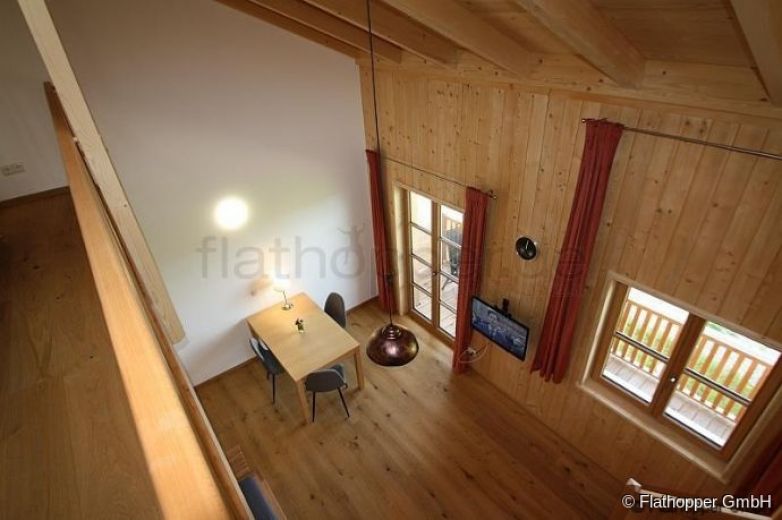 1,5 Zimmer-Galerie-Wohnung im Holzhaus mit Balkon - bei Otterfing
