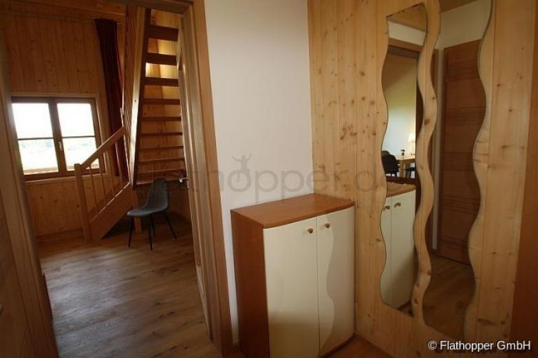 1,5 Zimmer-Galerie-Wohnung im Holzhaus mit Balkon - bei Otterfing