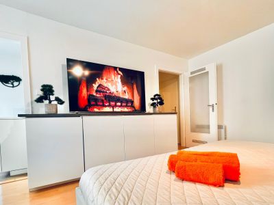 Sanierte, möblierte Wohnung mit Balkon mit gehobener Ausstattung