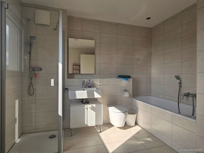 Moderne 3-Zimmer-Neubauwohnung mit Balkon und Stellplatz in Freising bei München
