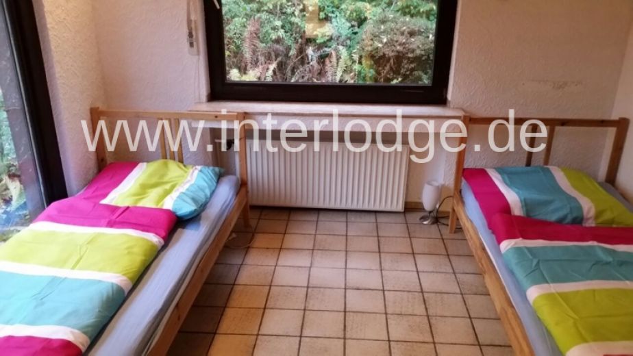 INTERLODGE Monteurunterkünfte:
Möblierte Zimmer, Küchen, TV, W-Lan, Parkplätze für 4-30 Personen.