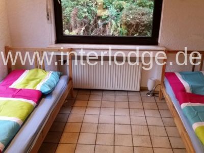 INTERLODGE Monteurunterkünfte:
Möblierte Zimmer, Küchen, TV, W-Lan, Parkplätze für 4-30 Personen.