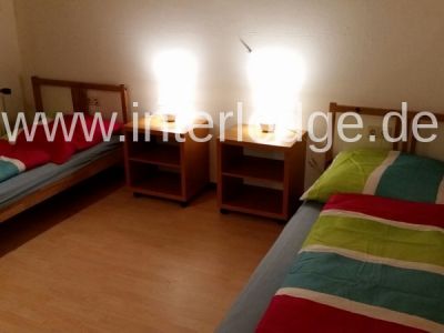 INTERLODGE Monteurunterkünfte:
Möblierte Zimmer, Küchen, TV, W-Lan, Parkplätze für 4-30 Personen.