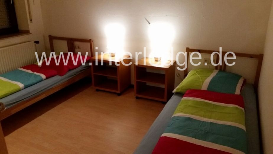 INTERLODGE Monteurunterkünfte:
Möblierte Zimmer, Küchen, TV, W-Lan, Parkplätze für 4-30 Personen.