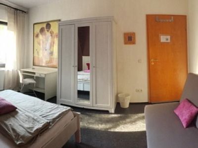 ZeitwohnKontor:WG-Zimmer, schick modern, mit Terrassennutzung und Internet!