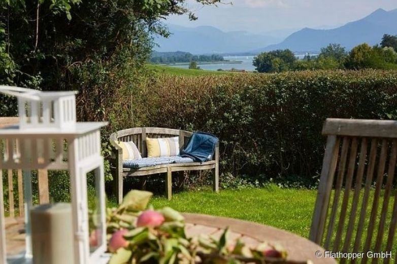 Wundersch&ouml;nes Haus mit Terrasse und Garten in Rimsting am Chiemsee