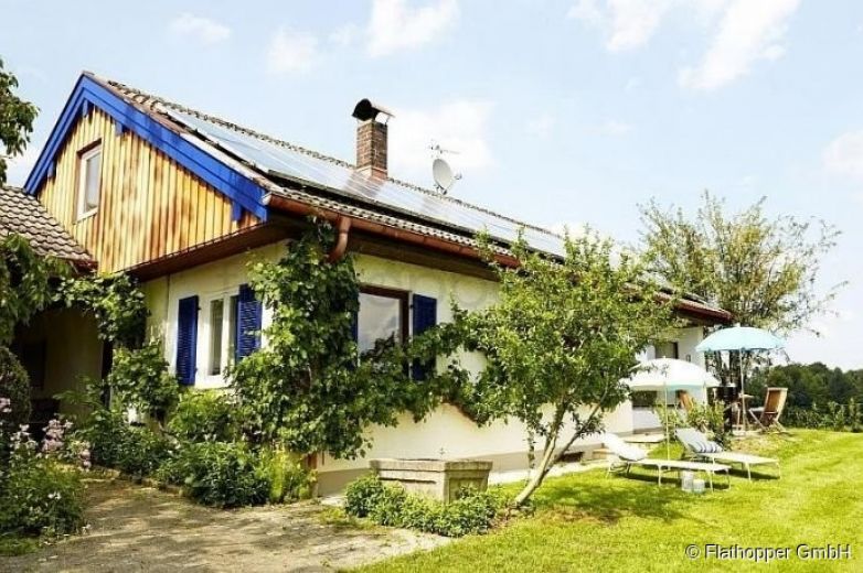 Wundersch&ouml;nes Haus mit Terrasse und Garten in Rimsting am Chiemsee