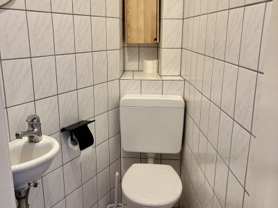 Sehr zentrale & möblierte 2-Zimmer-Altbauwohnung in Bornheim Mitte zur Zwischenmiete (23.10.25 bis 31.01.2026)
