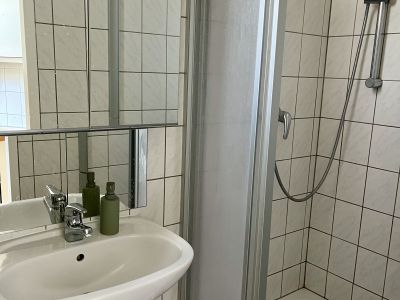 Sehr zentrale & möblierte 2-Zimmer-Altbauwohnung in Bornheim Mitte zur Zwischenmiete (23.10.25 bis 31.01.2026)