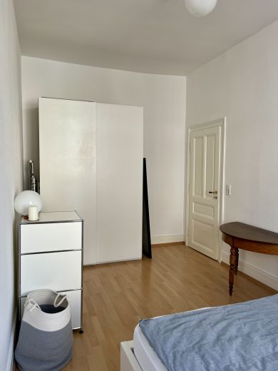 Sehr zentrale & möblierte 2-Zimmer-Altbauwohnung in Bornheim Mitte zur Zwischenmiete (23.10.25 bis 31.01.2026)