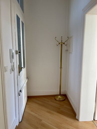 Sehr zentrale & möblierte 2-Zimmer-Altbauwohnung in Bornheim Mitte zur Zwischenmiete (23.10.25 bis 31.01.2026)