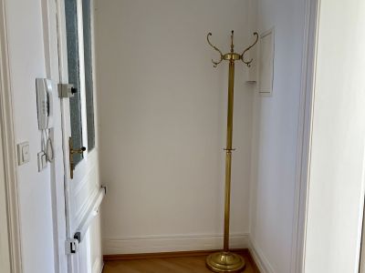 Sehr zentrale & möblierte 2-Zimmer-Altbauwohnung in Bornheim Mitte zur Zwischenmiete (23.10.25 bis 31.01.2026)