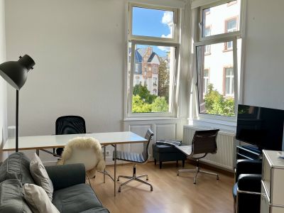 Sehr zentrale & möblierte 2-Zimmer-Altbauwohnung in Bornheim Mitte zur Zwischenmiete (23.10.25 bis 31.01.2026)
