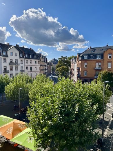 Sehr zentrale & möblierte 2-Zimmer-Altbauwohnung in Bornheim Mitte zur Zwischenmiete (23.10.25 bis 31.01.2026)