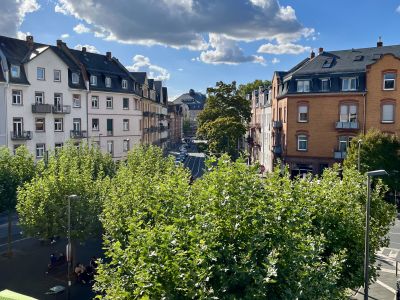 Sehr zentrale & möblierte 2-Zimmer-Altbauwohnung in Bornheim Mitte zur Zwischenmiete (23.10.25 bis 31.01.2026)