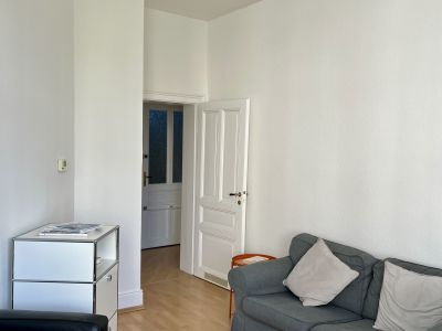 Sehr zentrale & möblierte 2-Zimmer-Altbauwohnung in Bornheim Mitte zur Zwischenmiete (23.10.25 bis 31.01.2026)