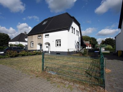 Top möblierte Doppelhaushälfte – 3 Schlafzimmer, 3 Stellplätze!