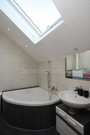 Top möblierte Doppelhaushälfte – 3 Schlafzimmer, 3 Stellplätze!