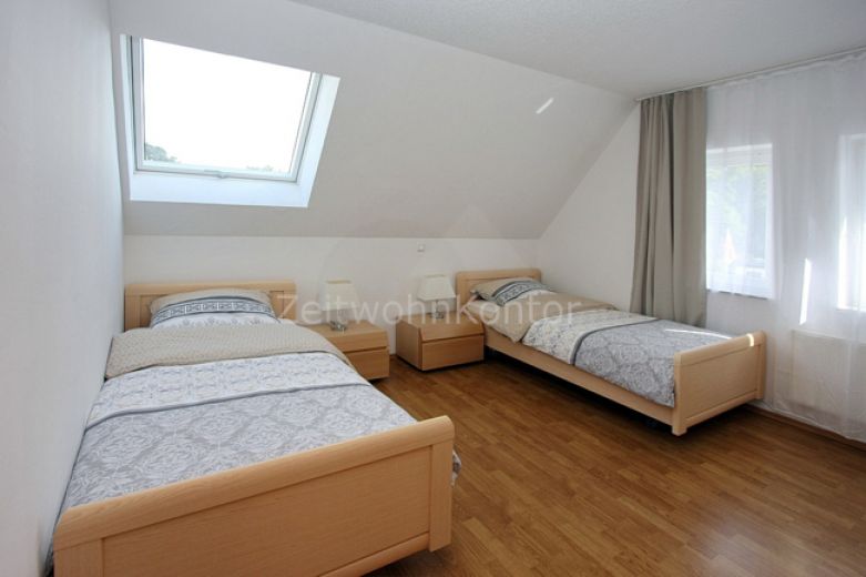 Top möblierte Doppelhaushälfte – 3 Schlafzimmer, 3 Stellplätze!