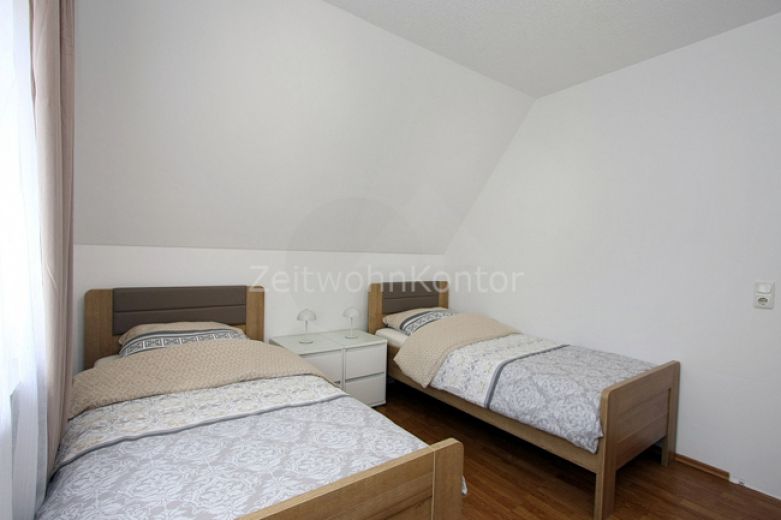 Top möblierte Doppelhaushälfte – 3 Schlafzimmer, 3 Stellplätze!