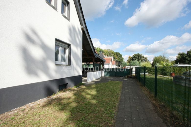 Top möblierte Doppelhaushälfte – 3 Schlafzimmer, 3 Stellplätze!