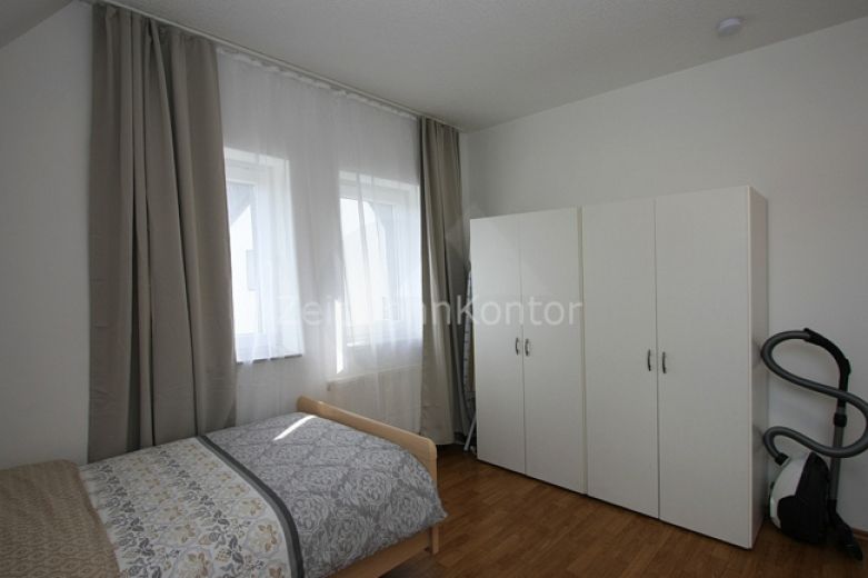 Top möblierte Doppelhaushälfte – 3 Schlafzimmer, 3 Stellplätze!