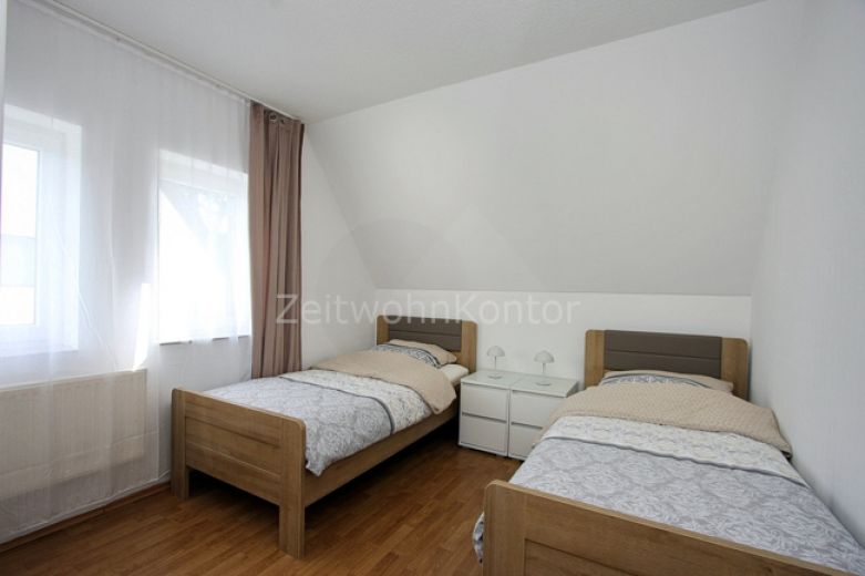 Top möblierte Doppelhaushälfte – 3 Schlafzimmer, 3 Stellplätze!