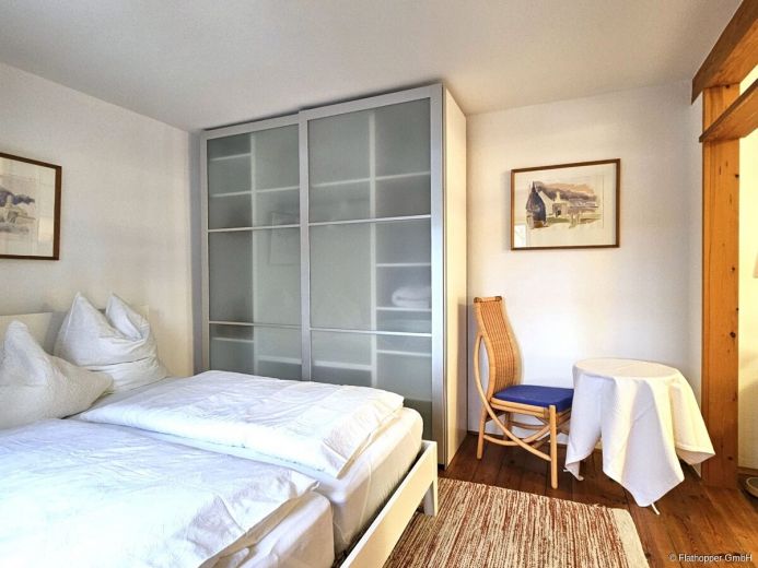 Charmante, renovierte und ruhige 2-Zimmer- Wohnung mit Sonnenterrasse im Vorgarten M&uuml;nchens-Moosach