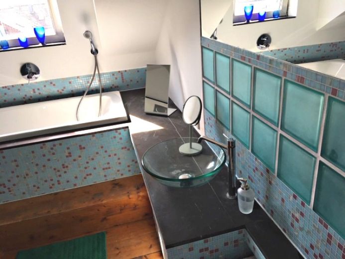 Schicke und sehr gemütliche DG-Wohnung in Unterbilk