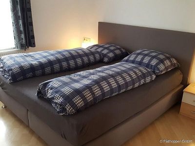 Gemütliche 2-Zimmer-Wohnung mit Terrasse und Parkplatz in Bad Urach- Zwischenmiete