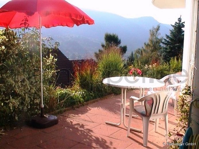 Gemütliche 2-Zimmer-Wohnung mit Terrasse und Parkplatz in Bad Urach- Zwischenmiete