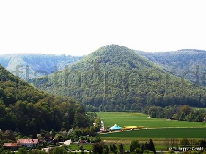 Gemütliche 2-Zimmer-Wohnung mit Terrasse und Parkplatz in Bad Urach- Zwischenmiete