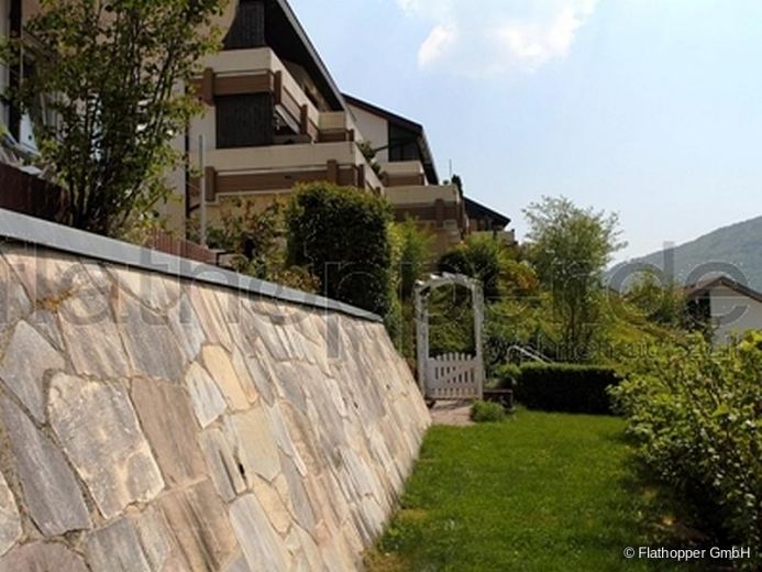 Gemütliche 2-Zimmer-Wohnung mit Terrasse und Parkplatz in Bad Urach- Zwischenmiete