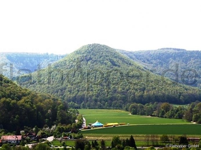 Gem&uuml;tliche 2-Zimmer-Wohnung mit Terrasse und Parkplatz in Bad Urach- Zwischenmiete