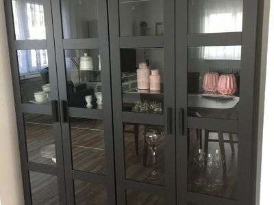Grosse 2-Zimmer-Wohnung 90qm mit 2 Balkonen, nahe Zentrum und Parks