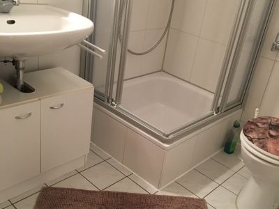 Grosse 2-Zimmer-Wohnung 90qm mit 2 Balkonen, nahe Zentrum und Parks
