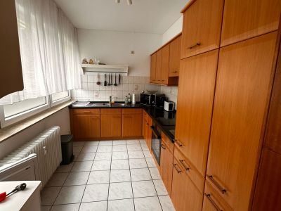 Grosse 2-Zimmer-Wohnung 90qm mit 2 Balkonen, nahe Zentrum und Parks