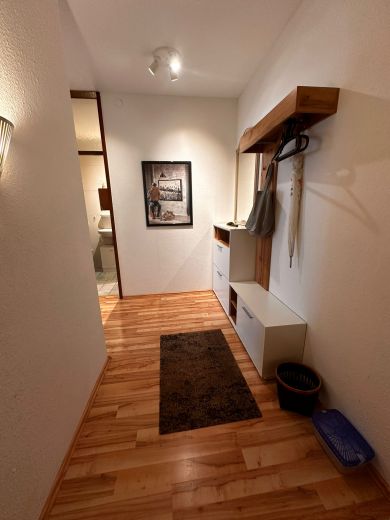 Grosse 2-Zimmer-Wohnung 90qm mit 2 Balkonen, nahe Zentrum und Parks