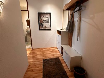 Grosse 2-Zimmer-Wohnung 90qm mit 2 Balkonen, nahe Zentrum und Parks