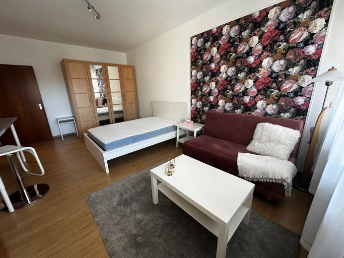 Studio 33qm, komplett möbliert, Nahe Zentrum, mit Küche, Bad, Balkon, KFZ-Stellplatz