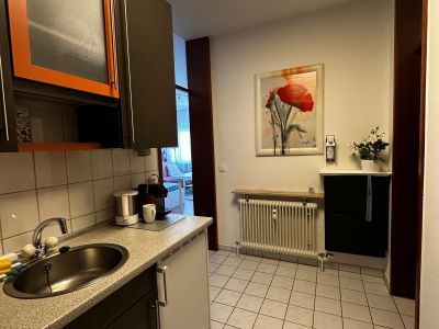 Studio 33qm, komplett möbliert, Nahe Zentrum, mit Küche, Bad, Balkon, KFZ-Stellplatz