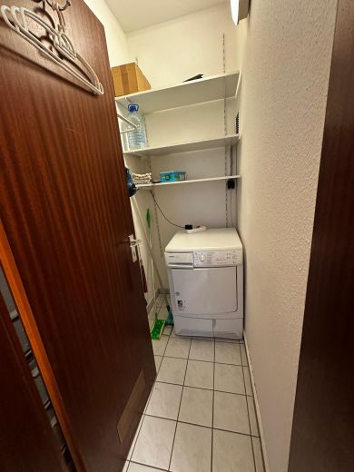 Studio 33qm, komplett möbliert, Nahe Zentrum, mit Küche, Bad, Balkon, KFZ-Stellplatz