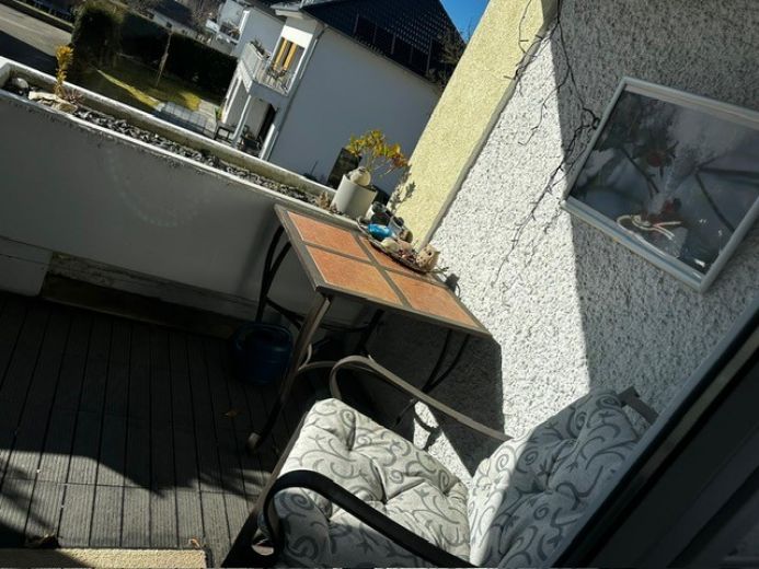 Studio 33qm, komplett möbliert, Nahe Zentrum, mit Küche, Bad, Balkon, KFZ-Stellplatz