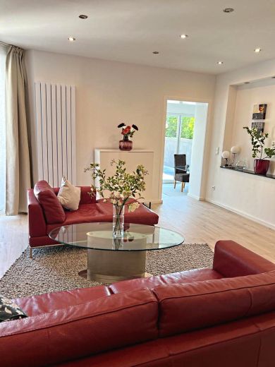 Kernsanierte 5-Zimmer-Wohnung mit Dachterrasse Ecke Schadowstraße / Grafenberger Allee
